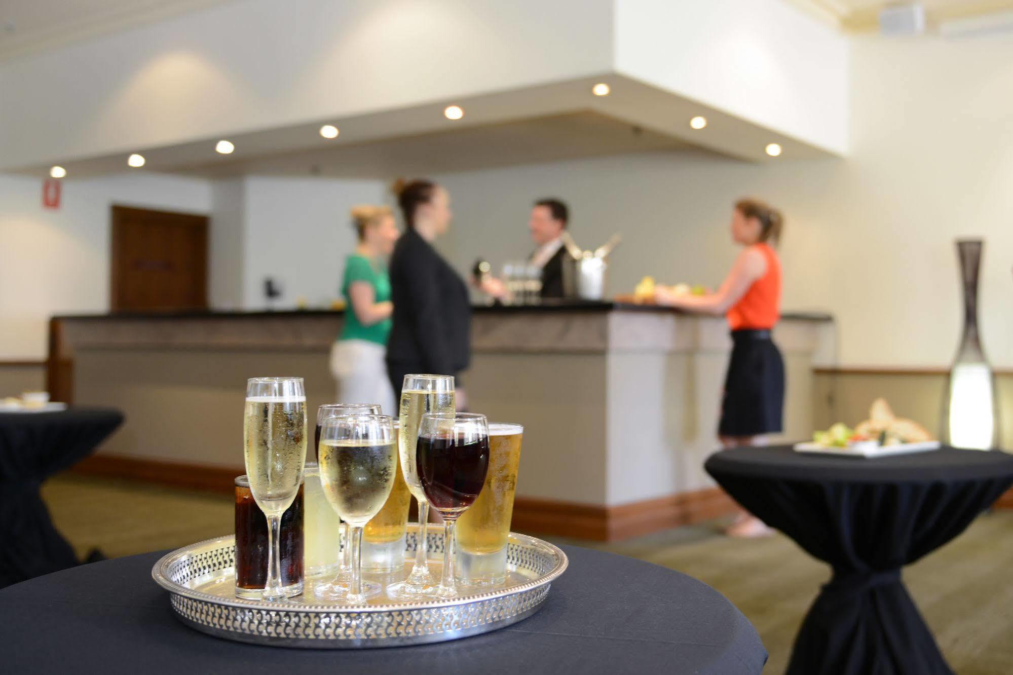 Отель Ibis Styles Adelaide Grosvenor Экстерьер фото