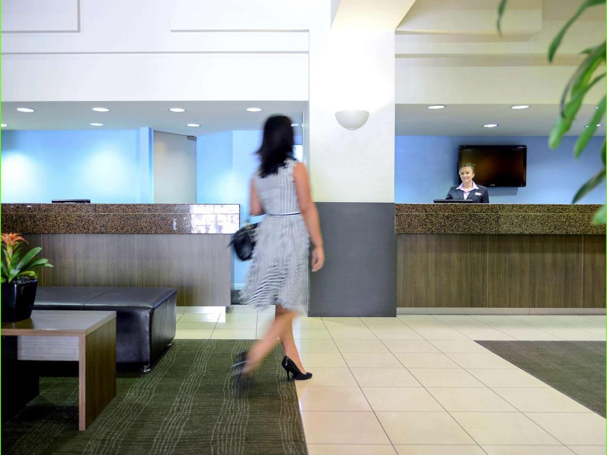 Отель Ibis Styles Adelaide Grosvenor Экстерьер фото